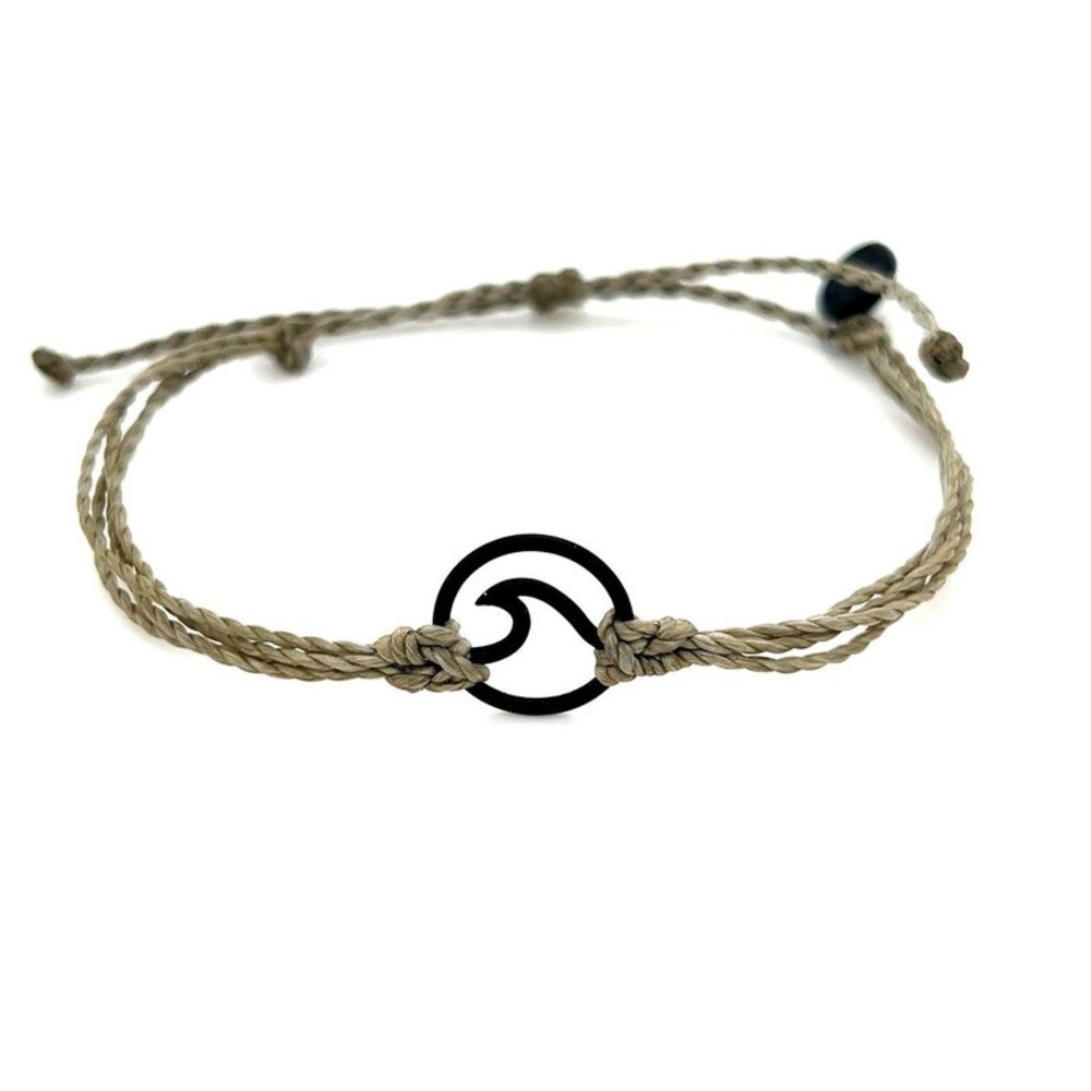 NWT Puravida Dark Gray Braided Bracelet with Black Wave Charm